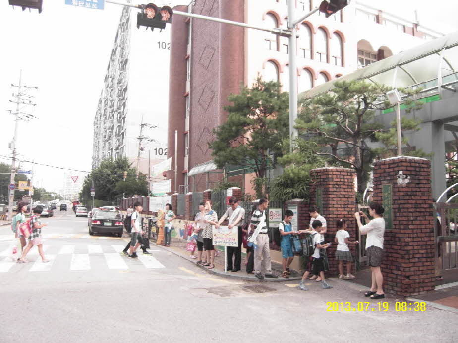 장안구 학교폭력 예방 합동캠페인 실시-2